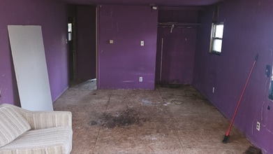 1404 Rumbaugh Ln in Midland, MI - Foto de edificio - Building Photo