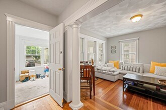 58 Trowbridge St in Arlington, MA - Building Photo - Building Photo