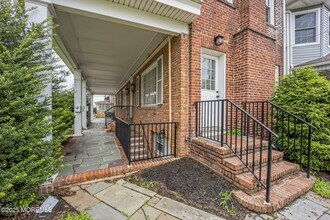 87 Maple Ave in Red Bank, NJ - Building Photo - Building Photo