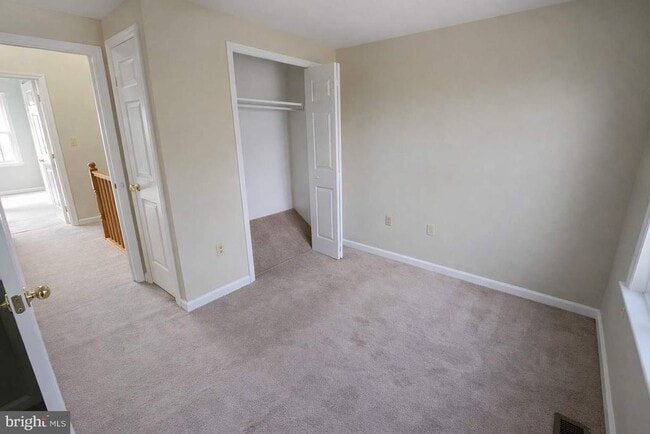 property at 4 Elm Tree Ct