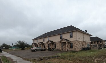 2006 Graham Ave in Mission, TX - Foto de edificio - Building Photo