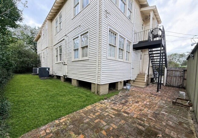 2035 Joseph St, Unit 2035 Joseph in New Orleans, LA - Foto de edificio - Building Photo