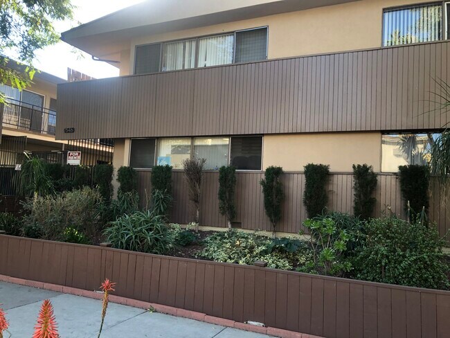 7546 Norton Ave in West Hollywood, CA - Building Photo - Building Photo