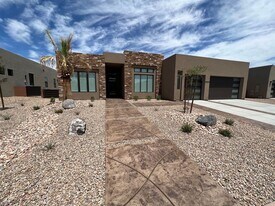 5294 West 3200 South in Hurricane, UT - Building Photo