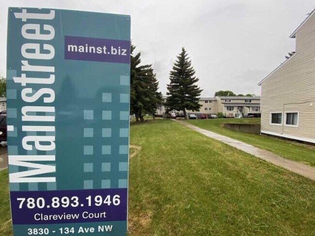 Clareview Court in Edmonton, AB - Building Photo - Building Photo
