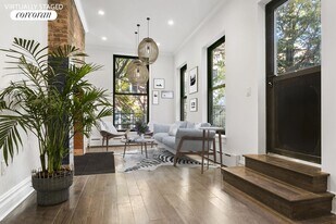 137 Atlantic Ave in Brooklyn, NY - Building Photo