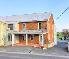 1042 Martindale Rd, Unit 1042 in Ephrata, PA - Building Photo