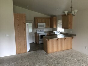 1430 Hammock St in Eugene, OR - Building Photo - Building Photo