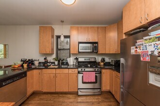 2035 W Crystal St in Chicago, IL - Building Photo - Building Photo