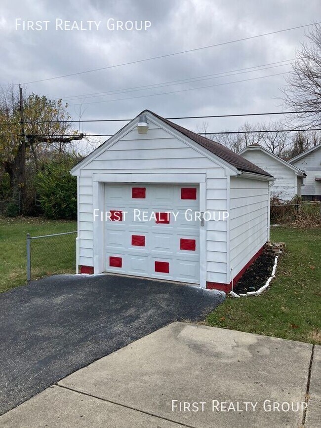 425 Elmhurst Rd in Dayton, OH - Building Photo - Building Photo
