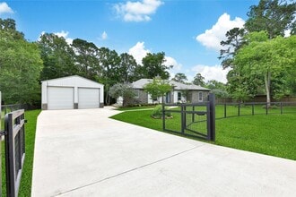 28402 Calaveras Creek Ct in Huffman, TX - Building Photo - Building Photo