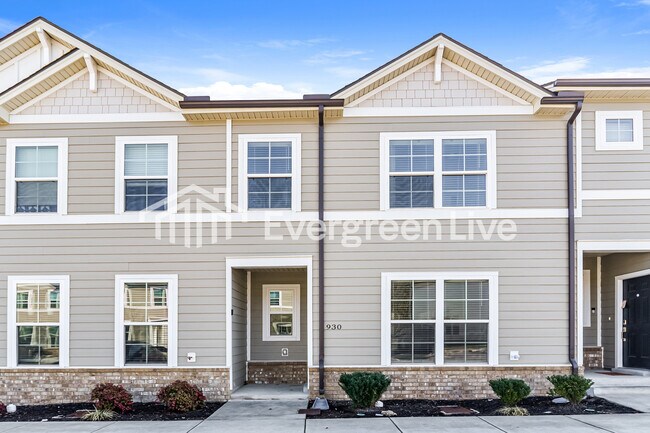 property at 930 Hamilton Cross Dr