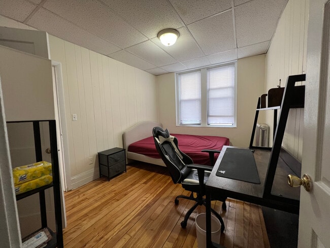 439 Cambridge St, Unit 2