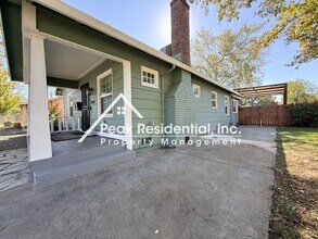 5850 Broadway in Sacramento, CA - Building Photo - Building Photo