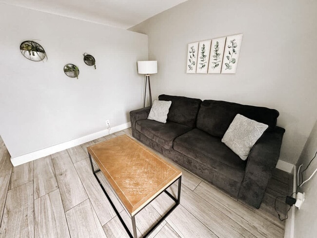 50 Davie Blvd, Unit SI ID1504015P in Fort Lauderdale, FL - Building Photo - Building Photo