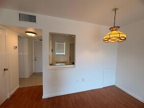 20200 NE 27th Ct, Unit 35 in Aventura, FL - Building Photo - Building Photo