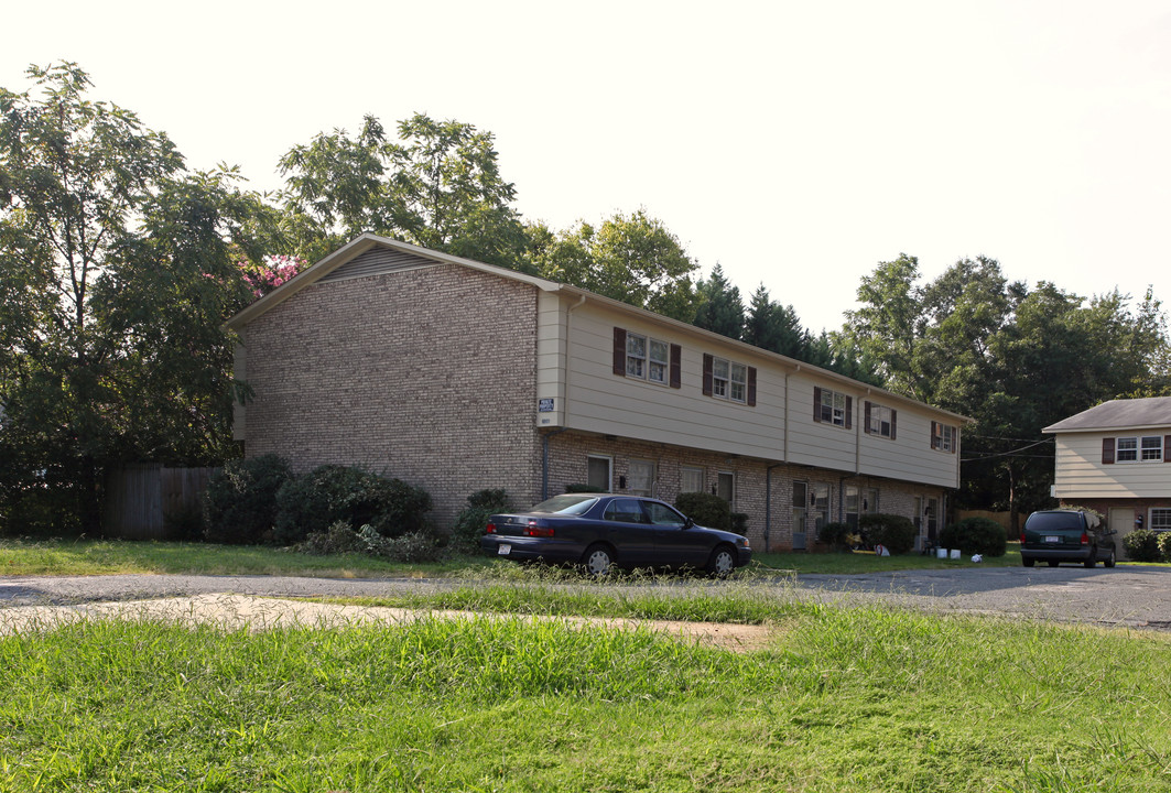 The Townhomes at Humboldt Place in Mount Holly, NC - Building Photo