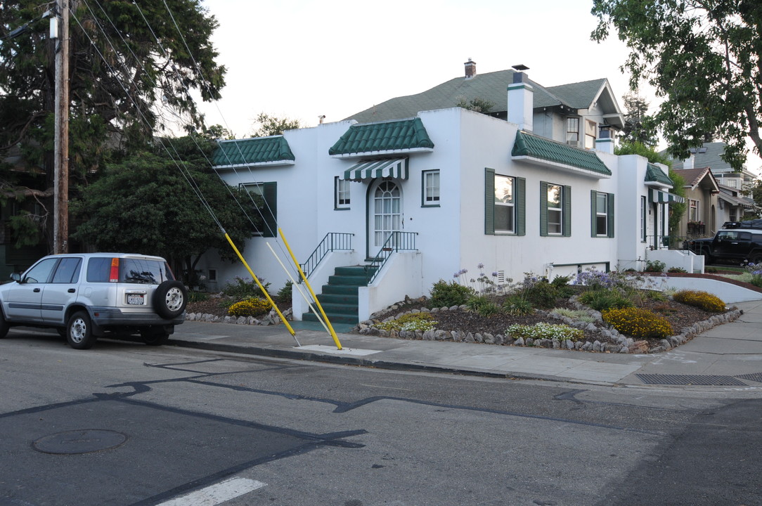 1536 High/3700 Garfield in Alameda, CA - Foto de edificio