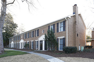 Carlyle Square in Atlanta, GA - Foto de edificio - Building Photo