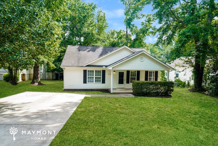 213 Taylor Dr in Lexington, SC - Building Photo