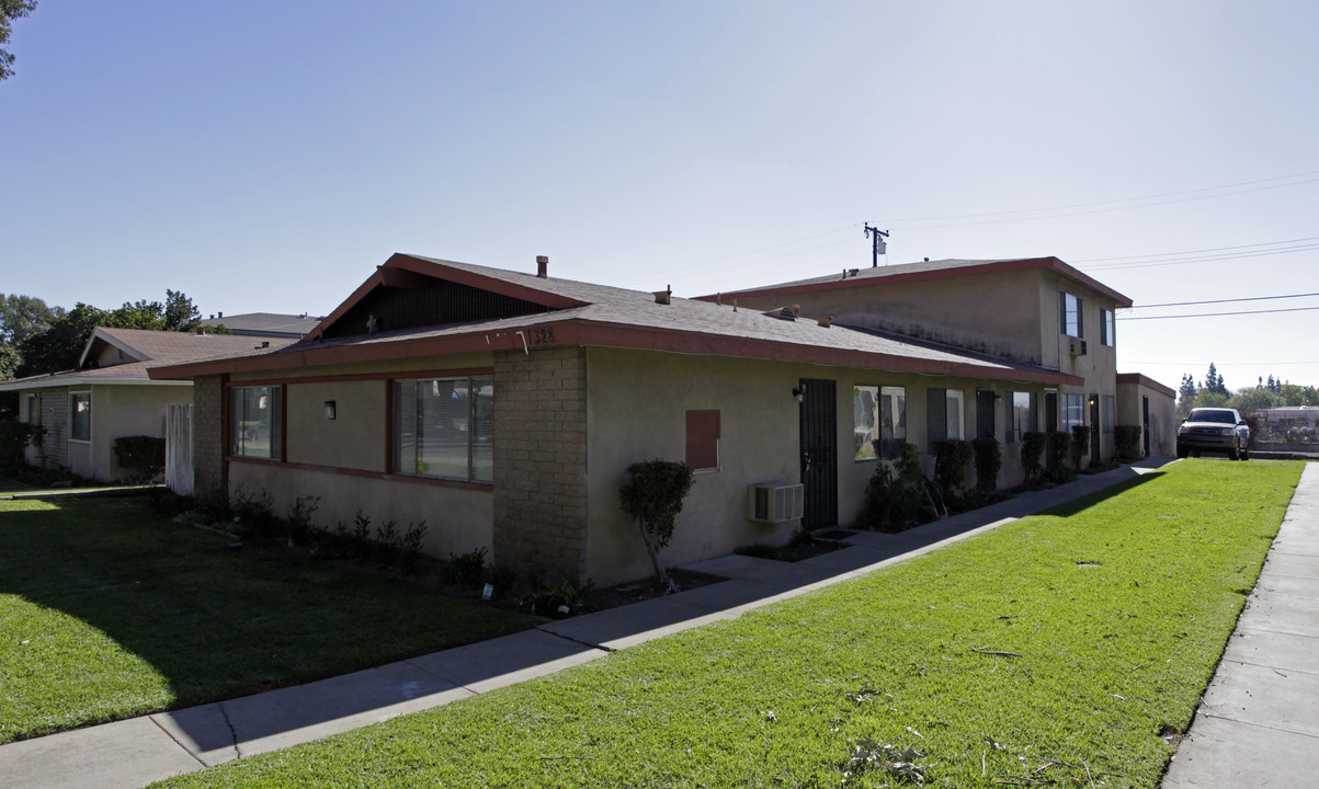 1328 Randy St in Upland, CA - Building Photo