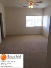 6605 Chinook Falls Dr in Bakersfield, CA - Building Photo - Building Photo