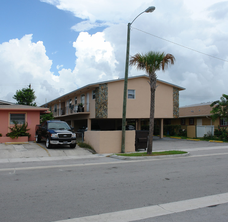 16124 NE 19th Pl in Miami, FL - Building Photo