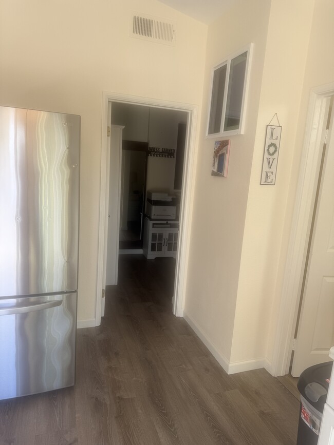 12376 Tioga Ct, Unit Tioga Bella in Chino, CA - Foto de edificio - Building Photo
