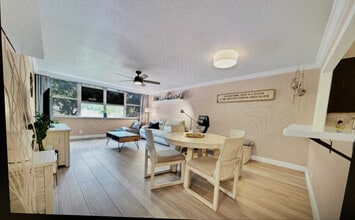 9001 SW 77th Ave in Miami, FL - Building Photo - Building Photo