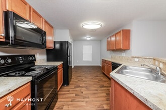 674 Chatham Walk Dr in Ruskin, FL - Building Photo - Building Photo