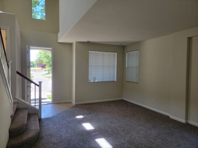 361 Unity Cir in Sacramento, CA - Building Photo - Building Photo