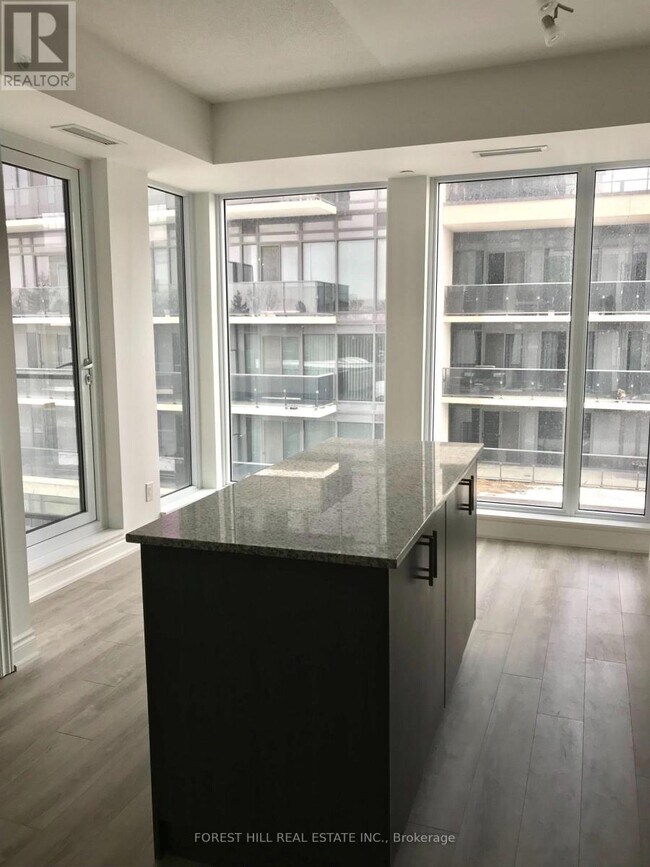 9618 Yonge St in Richmond Hill, ON - Building Photo - Building Photo