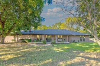 175 E Pleasant Run Rd in Cedar Hill, TX - Building Photo - Building Photo