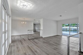 5361 SW 7th St in Plantation, FL - Building Photo - Building Photo