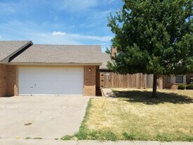 5826 2nd St in Lubbock, TX - Building Photo