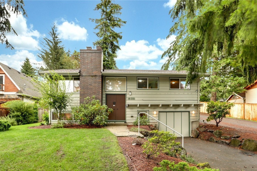 19321 80th Ave W in Edmonds, WA - Building Photo