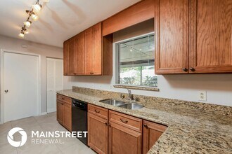 861 Village Lake Dr N in DeLand, FL - Building Photo - Building Photo
