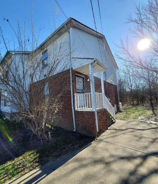 1723 Westchester Dr in Nashville, TN - Foto de edificio