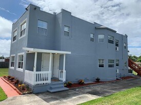 20 E Ave B in Melbourne, FL - Building Photo