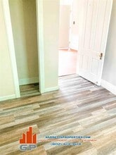 68 Elm St, Unit 3 in St Johnsbury, VT - Building Photo - Building Photo