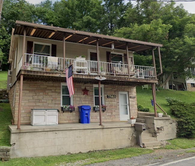 7560 Noblestown Rd in Mcdonald, PA - Building Photo