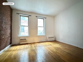 1670 York Ave in New York, NY - Building Photo