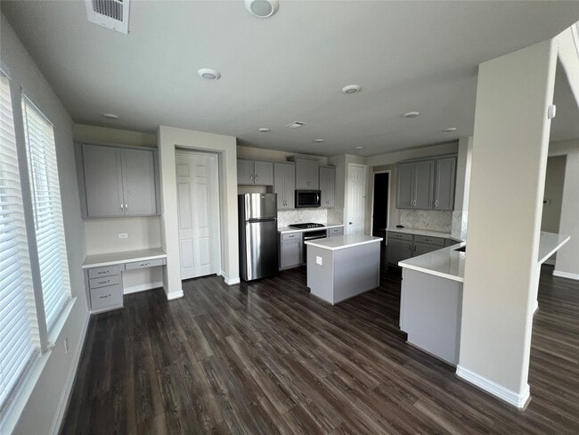 property at 2638 Settler Hl Dr