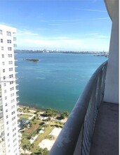 1750 N Bayshore Dr, Unit 3507 in Miami, FL - Building Photo - Building Photo