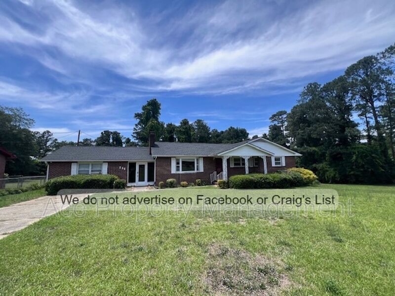255 Greenbriar Dr in Fayetteville, NC - Building Photo
