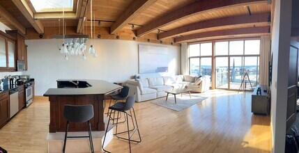 541 E Erie St, Unit 3rd Ward Penthouse Condo in Milwaukee, WI - Building Photo - Building Photo