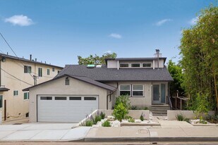 1918 Marshallfield Ln, Unit A in Redondo Beach, CA - Building Photo