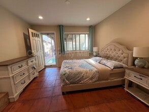 1 Beach Way in Monterey, CA - Building Photo - Building Photo