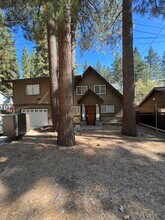 933 Edgewood Cir in South Lake Tahoe, CA - Building Photo - Building Photo
