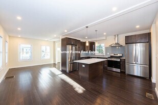 5 Malvern Ter in Medford, MA - Building Photo